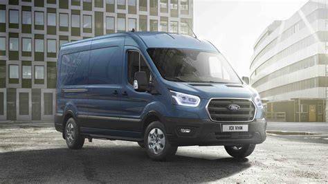 Infografika: Historie Ford Transit - hlavní milníky a generace