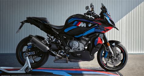BMW S 1000 XR interiér a motor