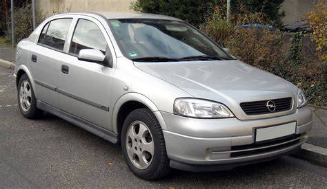sportovní interiér Opel Astra G vizuální prvky