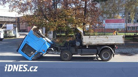 Diagram: rozložení váhy při brzdění, akceleraci a neutrál