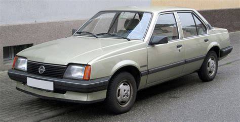 Opel Ascona C 1981-1986 1.3 N (60 KM) motor a karoserie