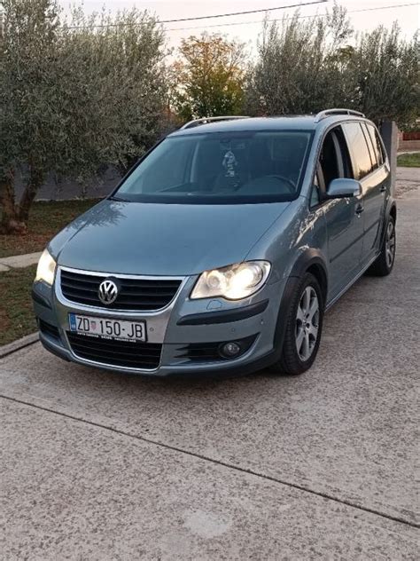 VW Touran 2007 motor podvozek výměna oleje