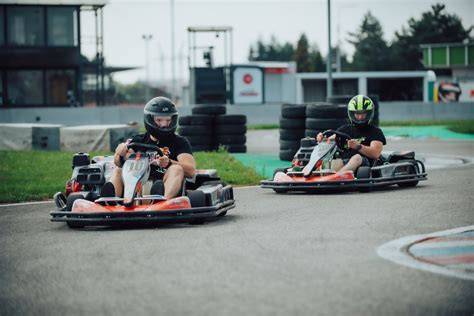 kombinézy pro automechaniky karting a motokáry