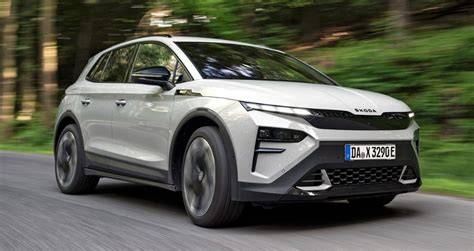 Škoda Elroq parkoviště čelní pohled