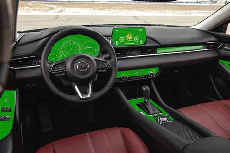 vzhled interiéru a sedaček mazda 6 saci koc