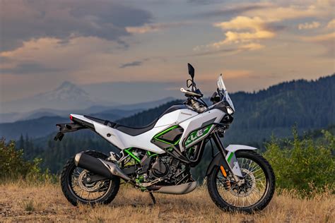 kawasaki kle 500 vs suzuki freewind motorky