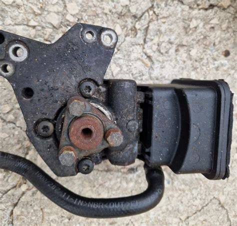 schematické znázornění servo zámku BMW E46