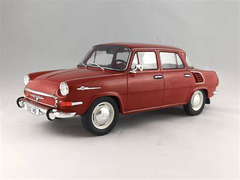 model nissan 1:18 zobrazení pro sběratele