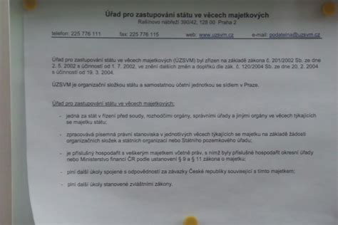 Hedvábné zobrazení servisního pracoviště a dílny