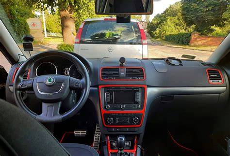 palubni_deska_souprava_interior_skoda_roomster