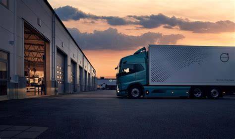 logo Volvo Truck Nové Zámky Truck Centrum