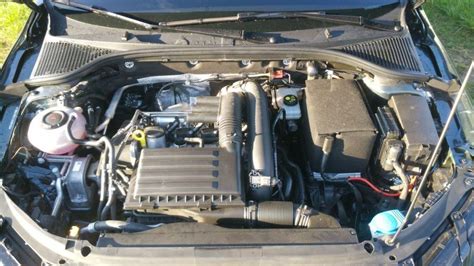 turbo pod kapotou Octavia I