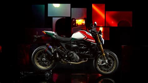 Schéma zadní části motocyklu Ducati Monster s vyznačeným 