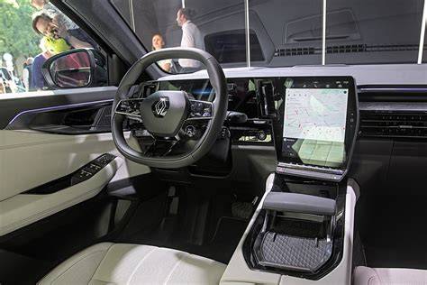 Renault Espace 7-místný interiér a 4Control