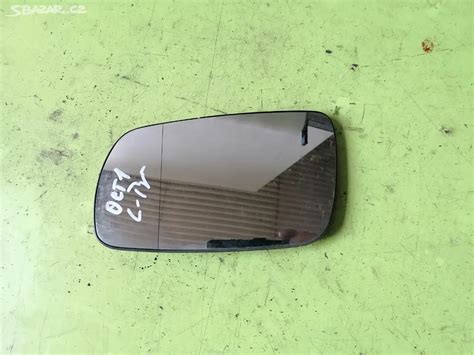 ilustrační foto zpětného zrcátka