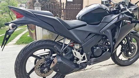 Infografika o rozměrech pneumatik pro Honda CBR 125