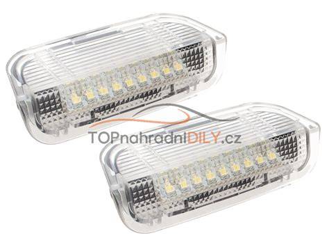 LED osvětlení dveří projekční log Škoda Superb
