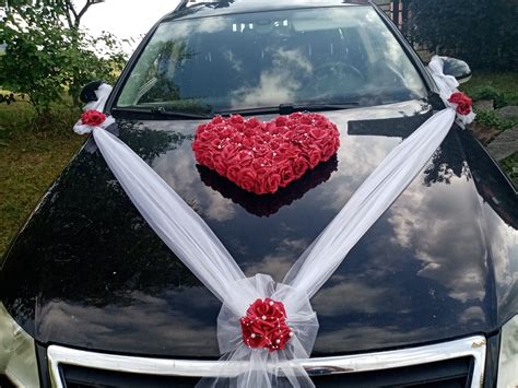 Bílá svatební výzdoba na auto - sada srdce a klobouk
