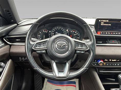 Interiér Mazda6 Wagon infotainment joystick