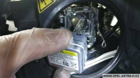 výměna potkávacího světla Opel Astra H schéma