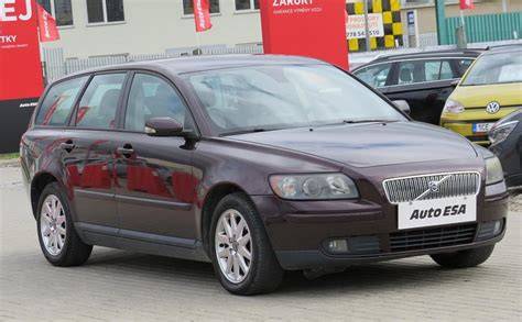 Volvo V50 benzín interiér a výbava