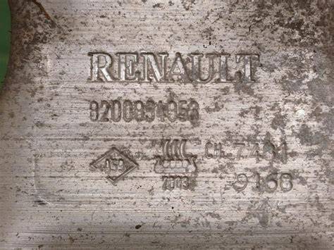 Renault Clio III přední část výztuha nárazníku