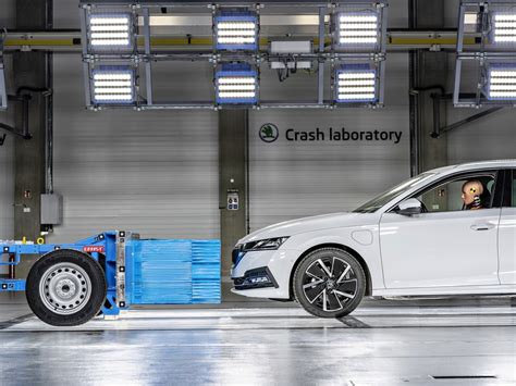 Testovací zkušební vůz a crash testy