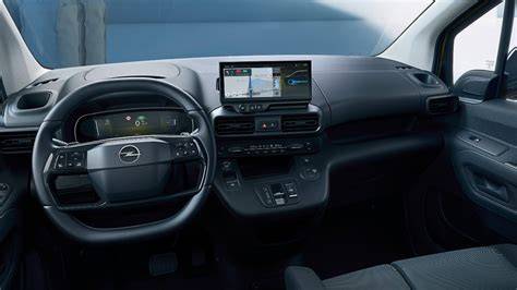 Opel Combo Tour interiér a palubní deska