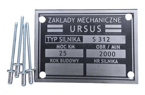štítek převodovky s údaji (close-up)