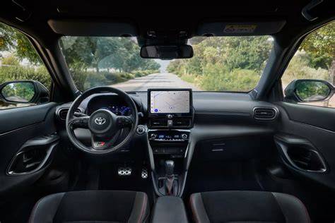 Toyota Yaris interiér ergonomie