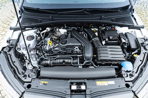 Motor 1.9 TDI 66 kW pod kapotou