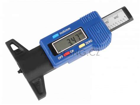 digitální hloubkoměr dezénu na pneumatice