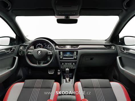 Infografika: Přehled kompatibility sportovních sedaček pro Škoda Rapid a související modely