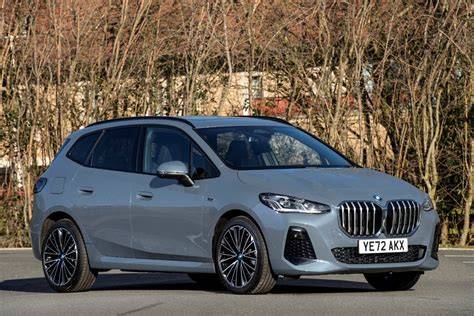 BMW 2 Active Tourer kufr otevřený se zavazadly