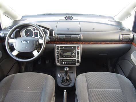 Interiér Ford Galaxy - variabilita sedadel a komfort
