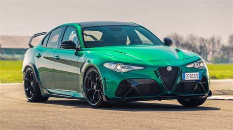Infografika: typy převodovek Alfa Romeo použité v AR147 a jejich problémy