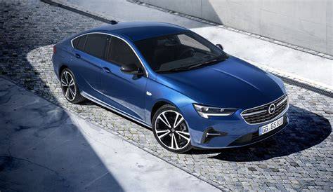 Infografika: Srovnání verzí motorů Opel Insignia Grand Sport B (facelift 2020)