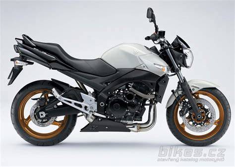 technické parametry Suzuki GSR 600 obraz