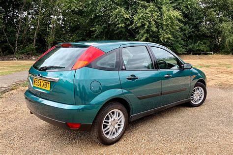 schematické rozložení pojistek Ford Focus MK1