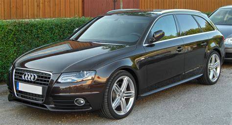 infografika o verzích motorů Audi A4 B8