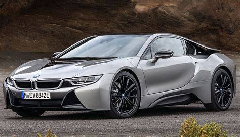 BMW i8 nehoda infografika rychlost a parametry