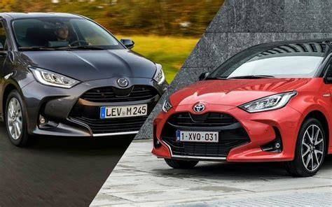 infografika srovnání Mazda 2 Hybrid a Toyota Yaris