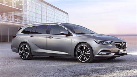 opel insignia sports tourer hmotnost