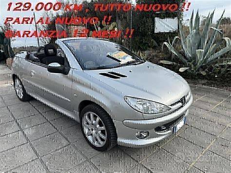Peugeot cabrio modely v showroomu