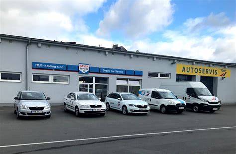 Interiérová a exteriérová servisní pracoviště autoservisu