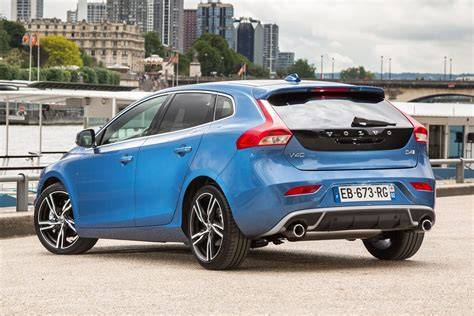 Infografika: Srovnání motorů Volvo V40 (facelift 2016)