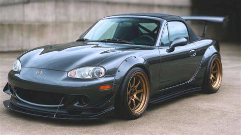 Ukázka předních a zadních spoilerů pro MX-5 NBFL