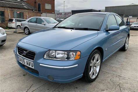 Volvo S60 D5 interiér a podvozek
