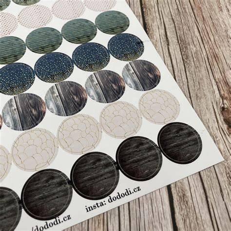 vizuální zobrazení kulaté samolepky 10,5 cm (celkový layout a vrstvy)