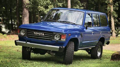 Gumove_rohoze_Toyota_Land_Cruiser_1985_1990_pohled_na_rohu.jpg